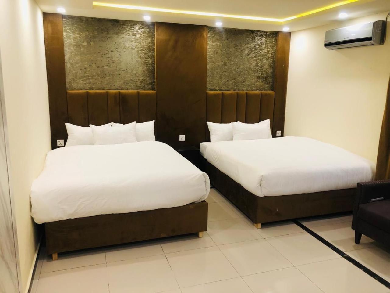 Blue Moon Residency Jinnah Super Исламабад Экстерьер фото