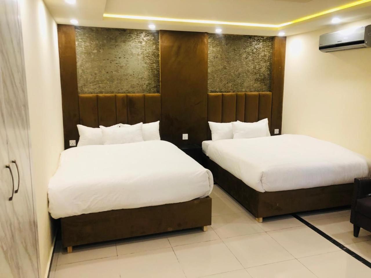Blue Moon Residency Jinnah Super Исламабад Экстерьер фото