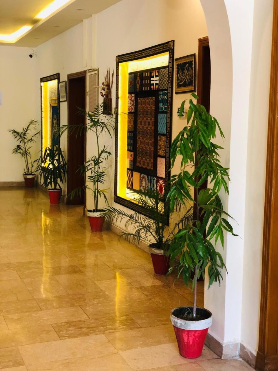 Blue Moon Residency Jinnah Super Исламабад Экстерьер фото