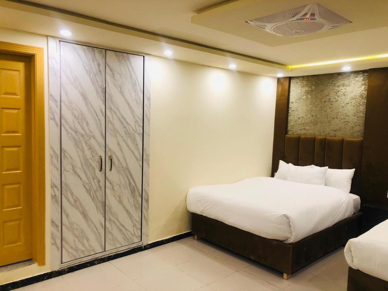 Blue Moon Residency Jinnah Super Исламабад Экстерьер фото