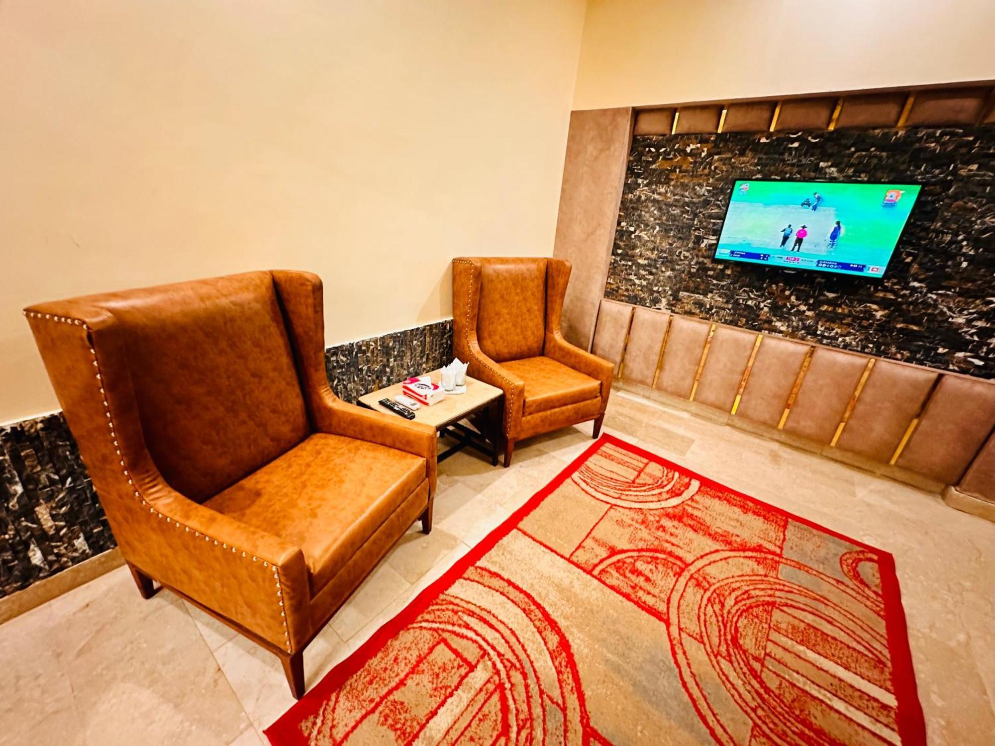 Blue Moon Residency Jinnah Super Исламабад Экстерьер фото