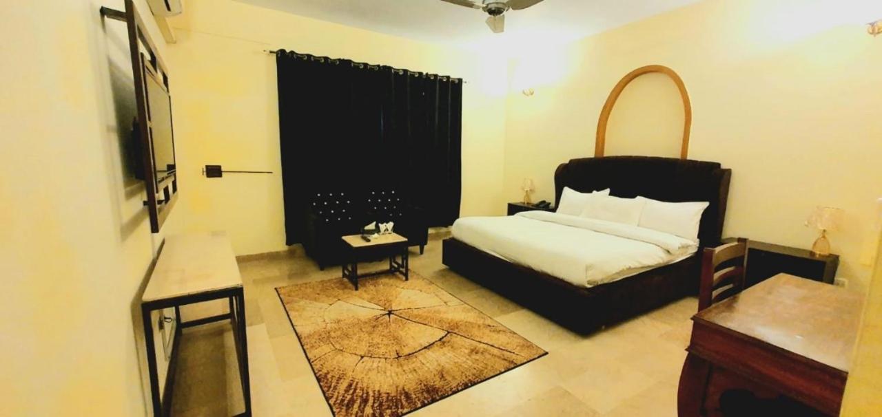 Blue Moon Residency Jinnah Super Исламабад Экстерьер фото