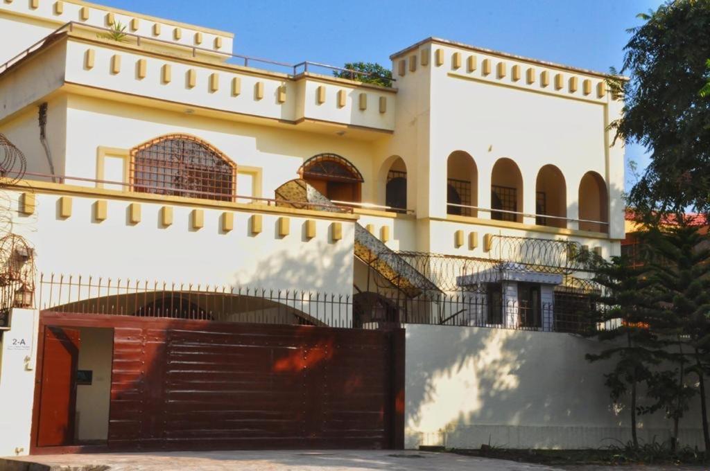 Blue Moon Residency Jinnah Super Исламабад Экстерьер фото